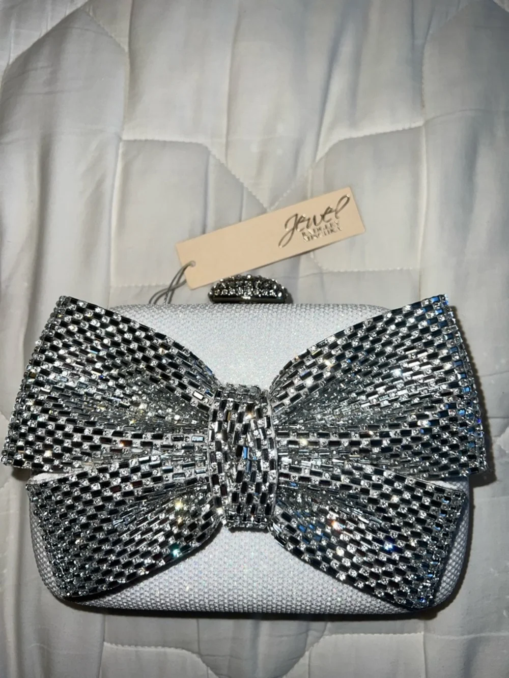 Jewel Badgley Mischka Silver Crystal Bow Minaudiere - Picture 1 of 7